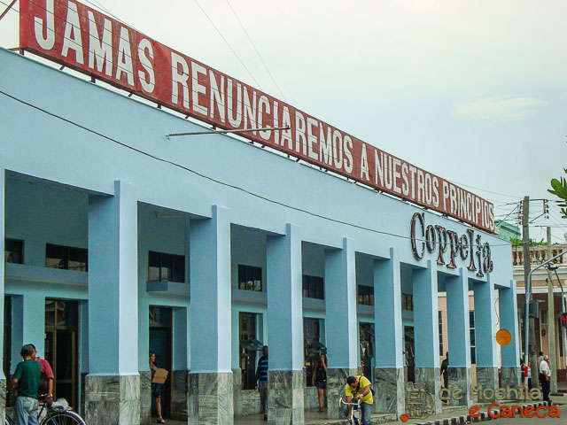 Sorveteria Copélia. Cienfuegos - Cuba-Sorveteria Copélia.