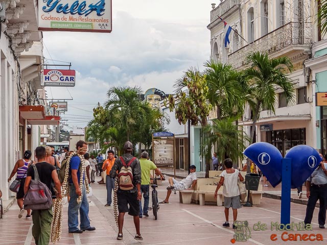 El Boulevard de Cienfugos. Cienfuegos - Cuba-El Boulevard de Cienfugos