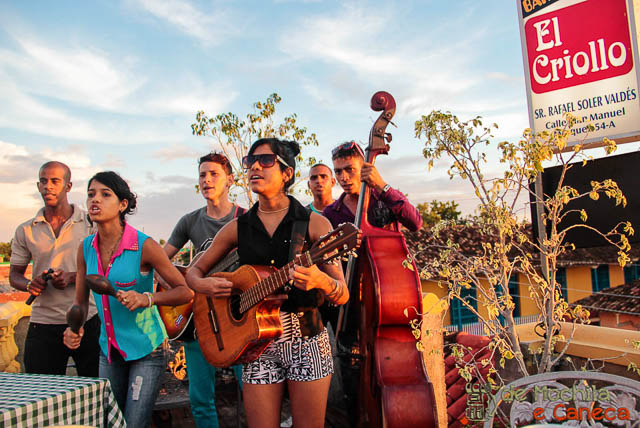 Jovens músicos dando um verdadeiro show! Trinidad_Cuba-Musica Cubana