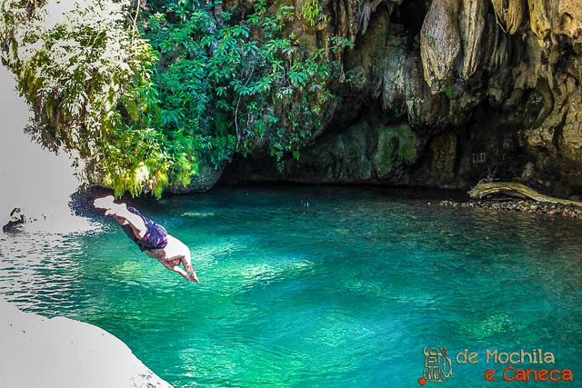 Mergulhando na Piscina natural do Salto del Caburni. Trinidad_Cuba-SaltodelCaburni