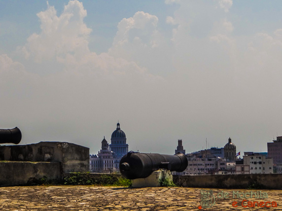 Canhões de La Cabaña Fortaleza San Carlos de la Cabaña-16