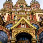 Собираетесь ли вы посетить Петергоф? Не пропустите Петропавловский Петропавловский собор.