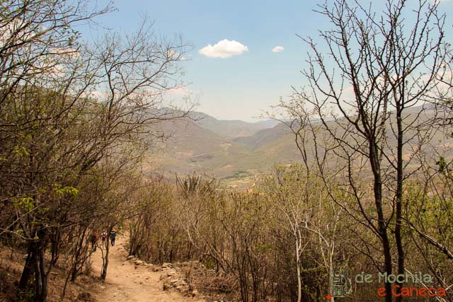 Trilha de acesso a Grande Cascata de Hierve el Agua Trilha em Hierve el agua