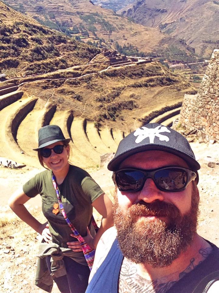 Pai leva filha pra viajar pisac