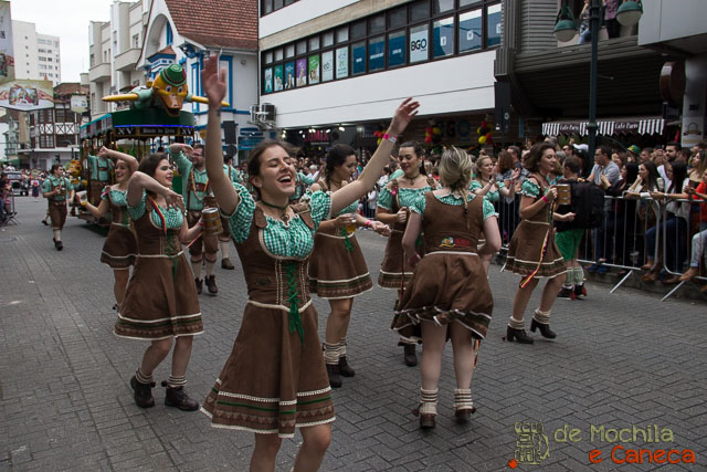 desfile-da-oktoberfest-de-blumenau-14