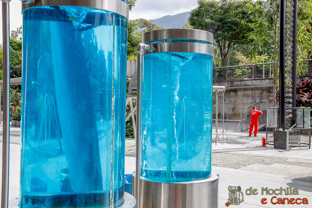 Tromba d'água no Explora. Parque Explora em Medellin-4