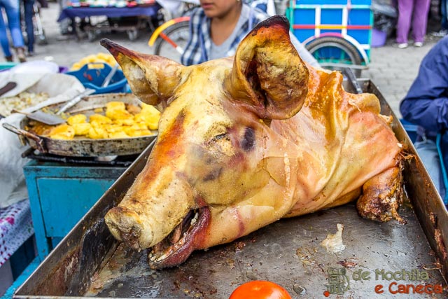 Porco assado! Otavalo Equador-porco assado.