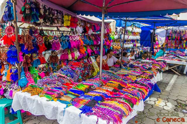 O colorido do Equador. Otavalo Equador-cores