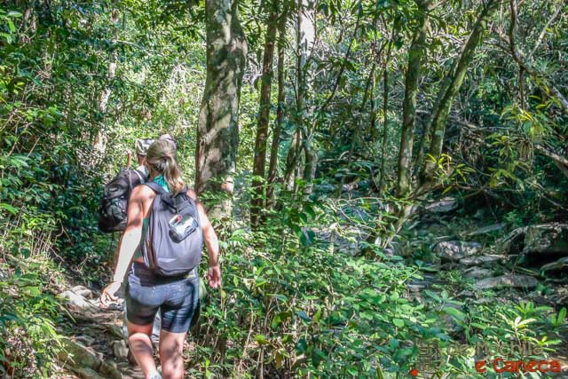 Salto del Caburní-trilha