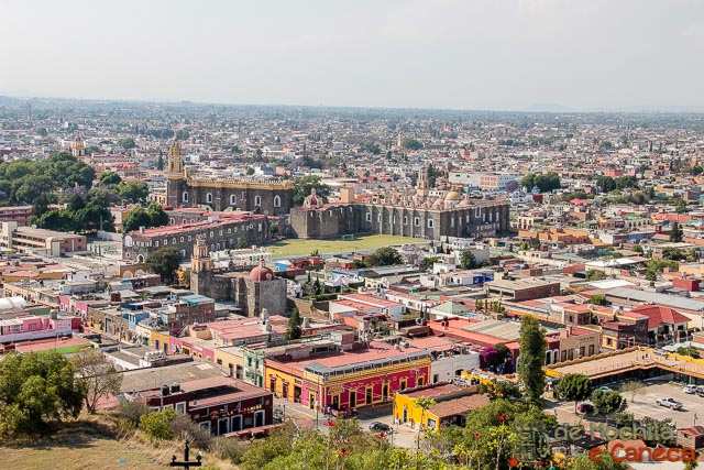 Vista da cidade a partir do alto da Piramide de Tenapa. Grande Piramide de Cholula-Vista Panorâmica da cidade