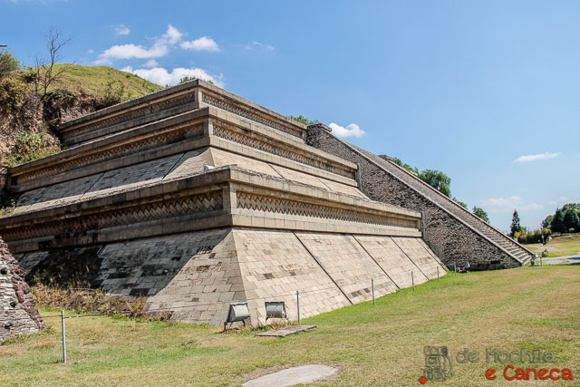 Parte da Grande Pirâmide de Cholula. Grande Piramide de Cholula-Puebla -Piramide