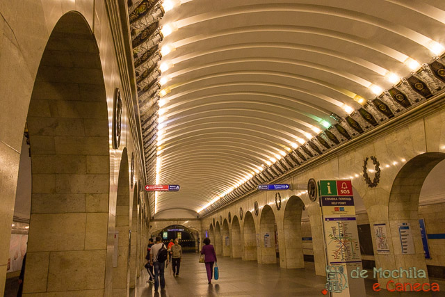 lugares imperdíveis para conhecer em São Petersburgo-Metrô de São Petersburgo