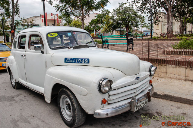 Táxi cubano - Ford 1948. Táxi cubano - Ford 1948.
