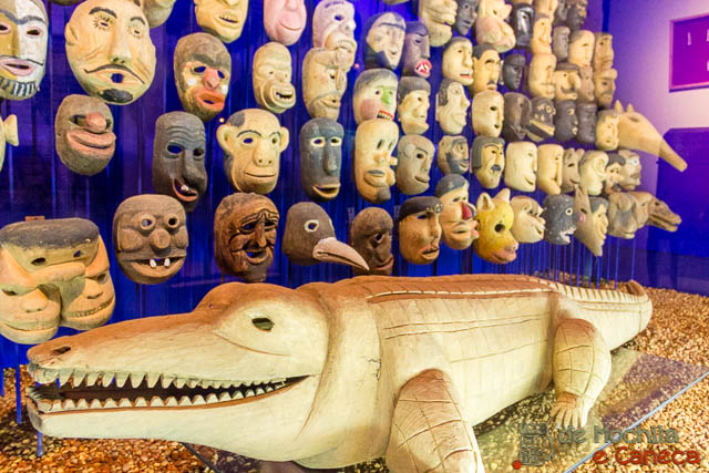 O Grande Jacaré e as várias caricaturas feitas em barro. Museu do barro e o jacaré.