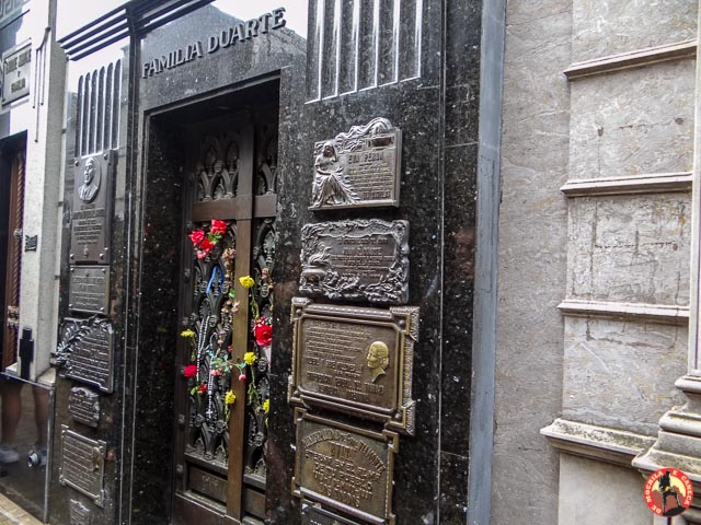 Túmulo de Eva Peron. Túmulo de Eva Peron.